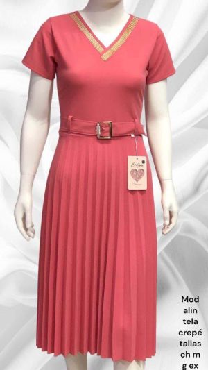 VESTIDO COLOR FRAMBUESA CON PLIEGUES