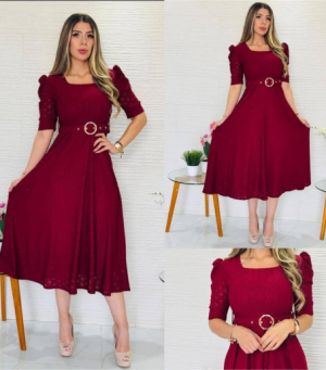 Vestido midi Eyelet fabric color vino con cinturón